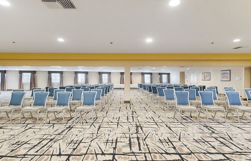 هتل Best Western Plus Heritage Inn