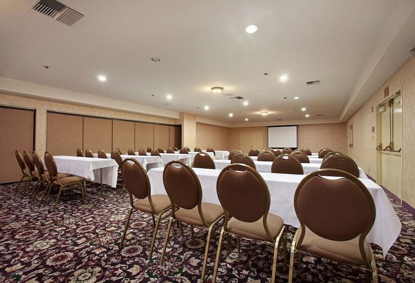 هتل Best Western Plus Heritage Inn