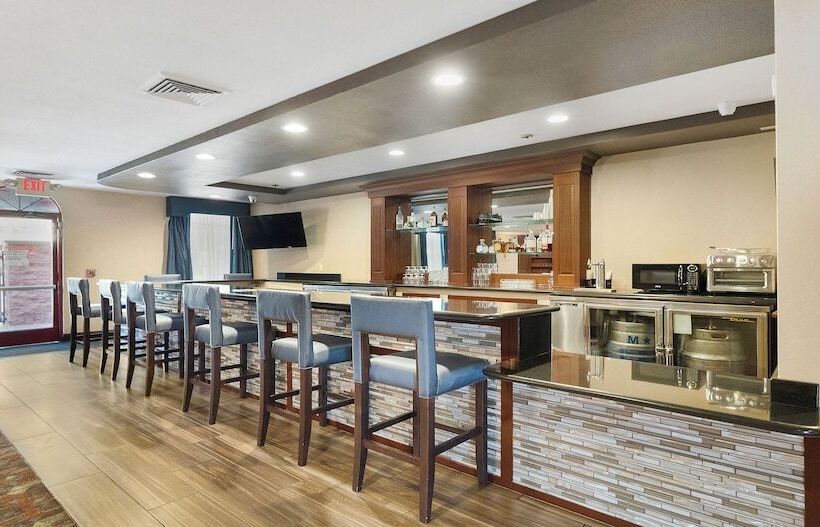 هتل Best Western Plus Heritage Inn