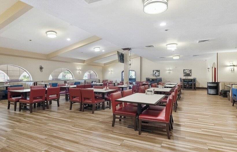 هتل Best Western Plus Heritage Inn