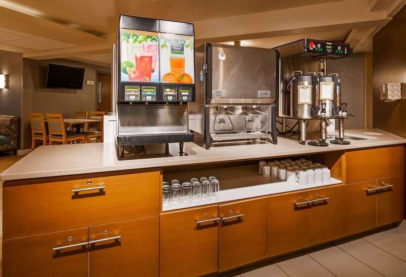 هتل Best Western West Towne Suites