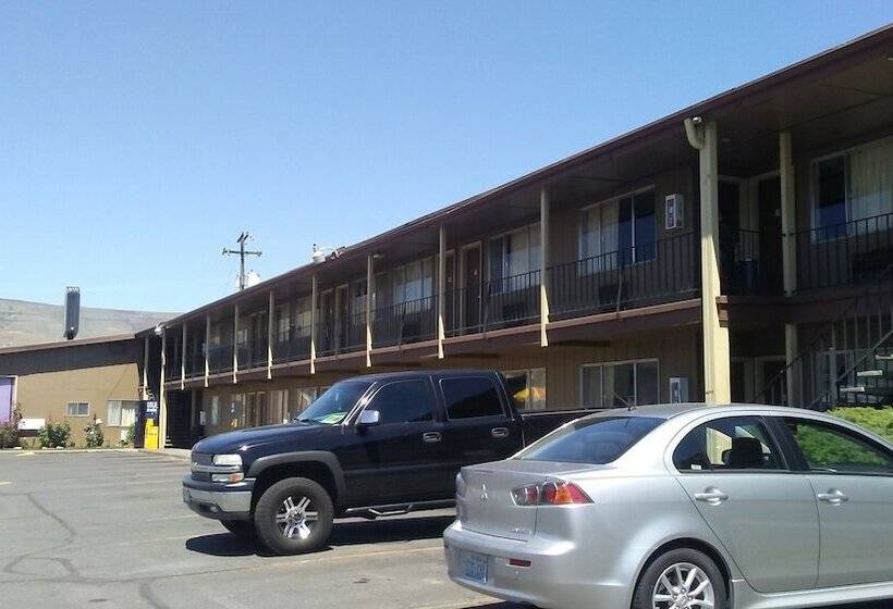 هتل Cedars Inn Lewiston