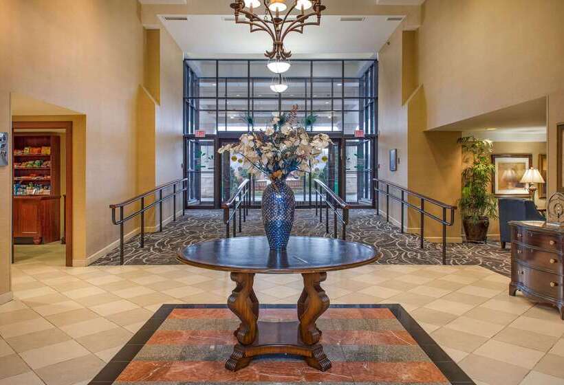Clarion Collection Hotel Arlington Court Suites