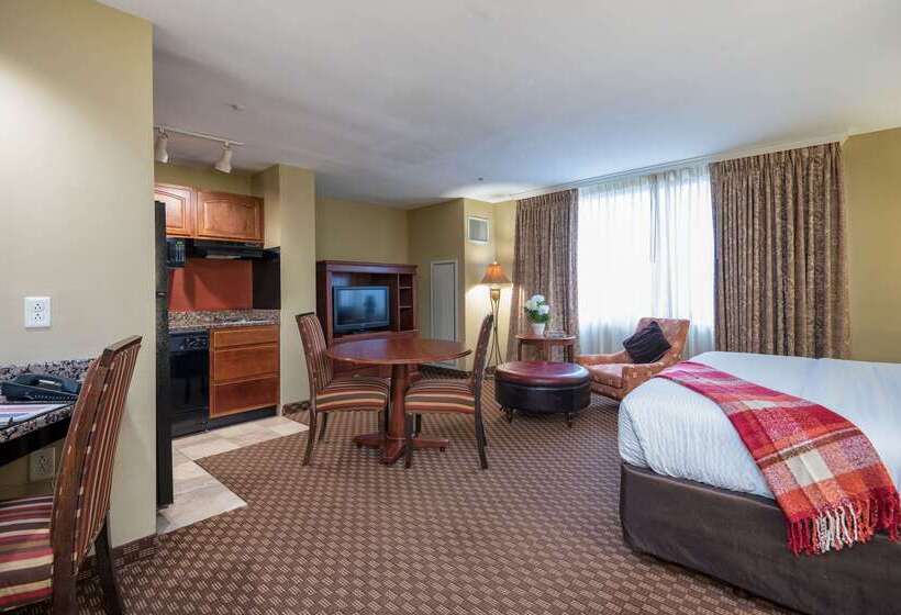 Clarion Collection Hotel Arlington Court Suites