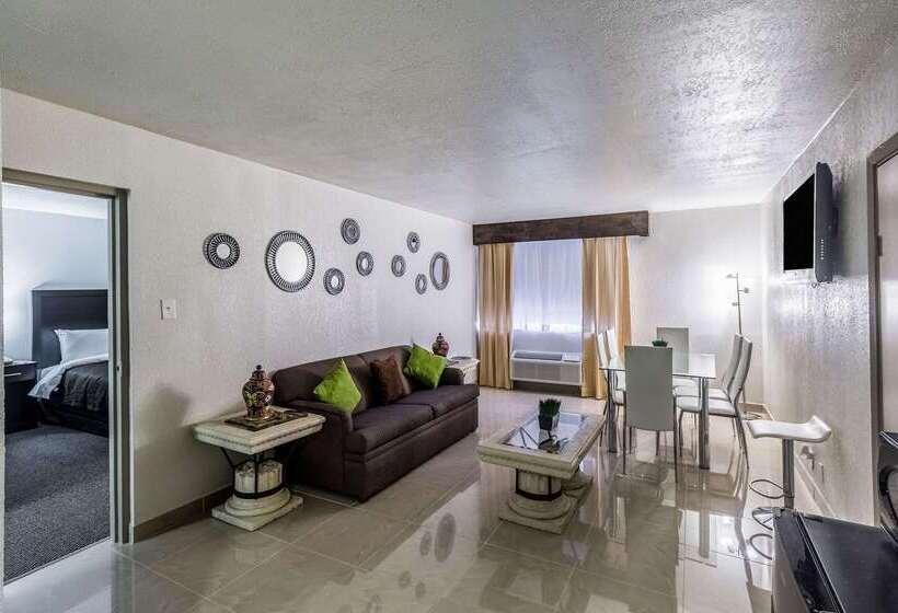 هتل Clarion Inn Near Mcallen Airport