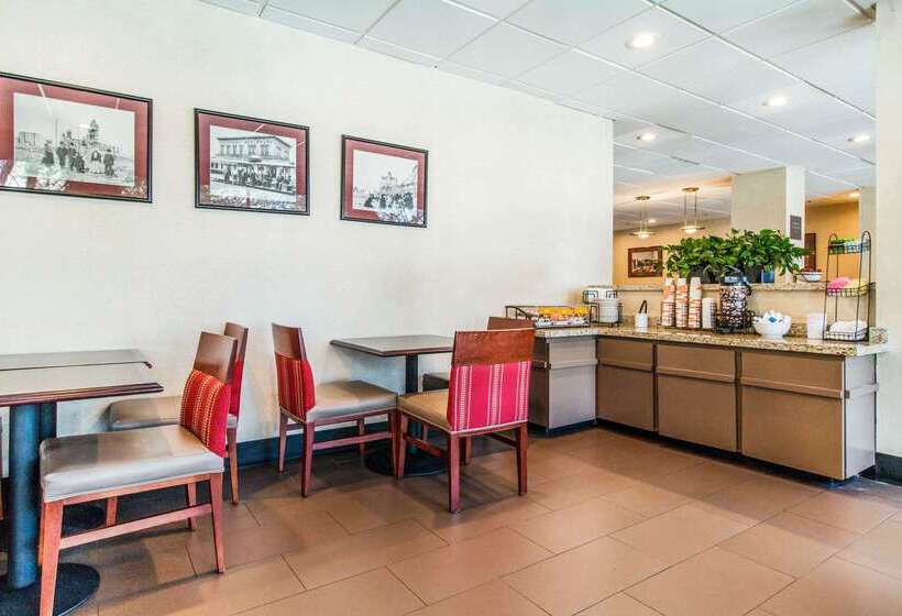 هتل Comfort Inn By The Bay
