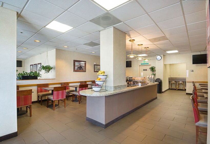 هتل Comfort Inn By The Bay