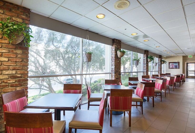 هتل Comfort Inn By The Bay