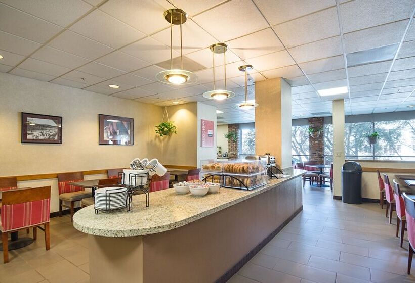 هتل Comfort Inn By The Bay