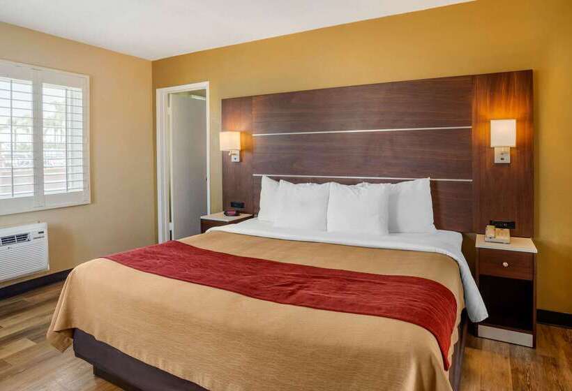 هتل Comfort Inn San Diego Airport At The Harbor