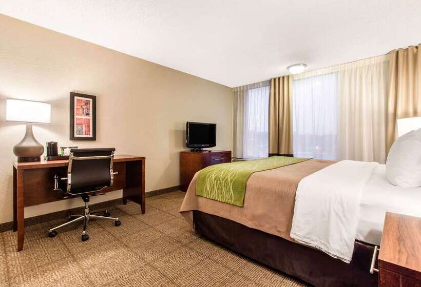 هتل Comfort Inn & Suites Omaha Central