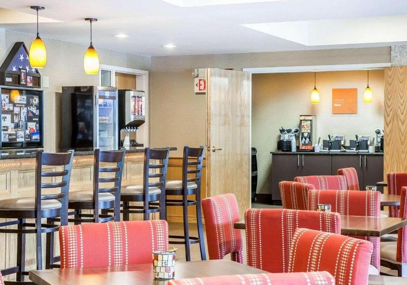 酒店 Comfort Inn & Suites Sturbridgebrimfield