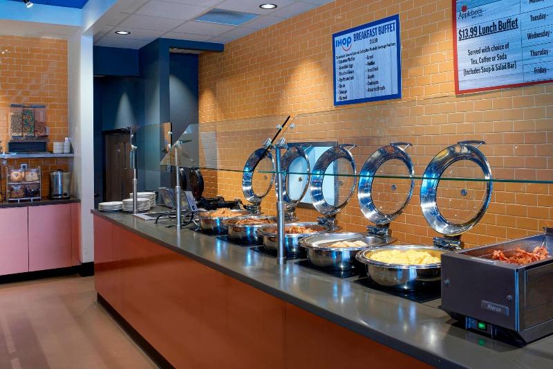 هتل Courtyard By Marriott Detroit Downtown