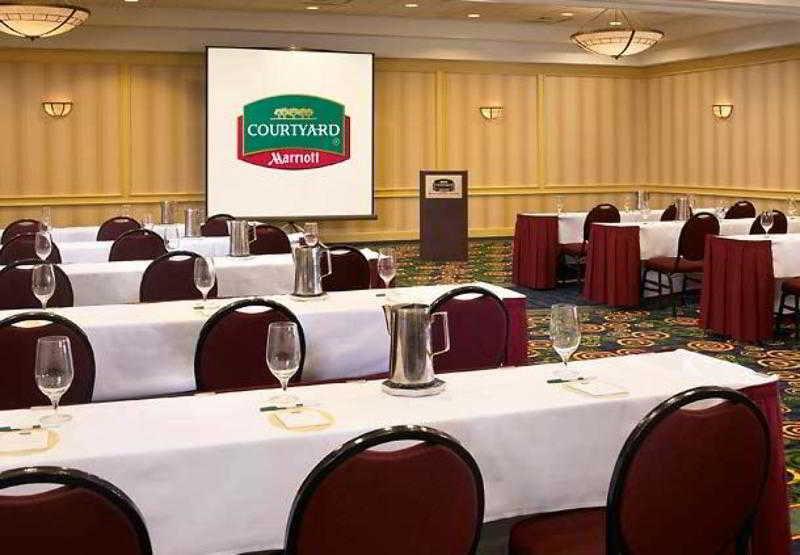 هتل Courtyard By Marriott Detroit Downtown