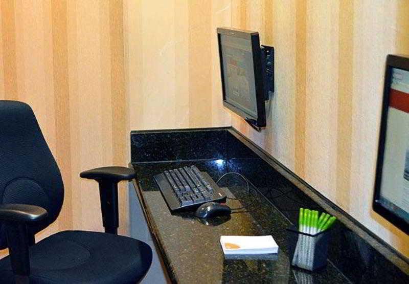 هتل Courtyard By Marriott Detroit Downtown