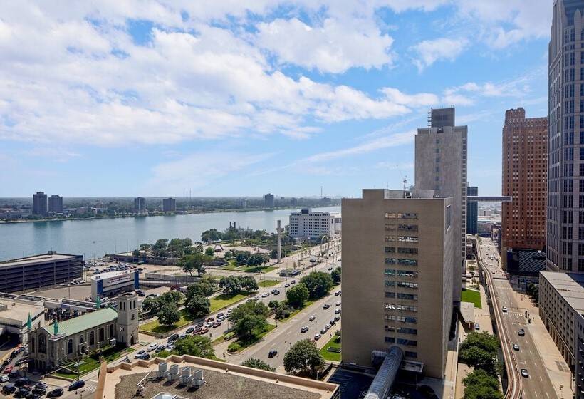 هتل Courtyard By Marriott Detroit Downtown