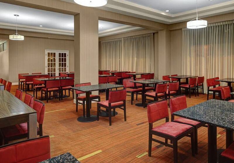 هتل Courtyard By Marriott St. Cloud