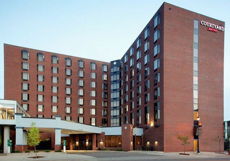 هتل Courtyard By Marriott St. Cloud