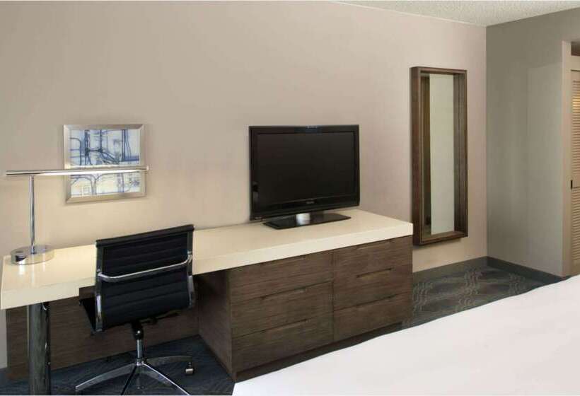 هتل Doubletree By Hilton Bloomington Minneapolis South