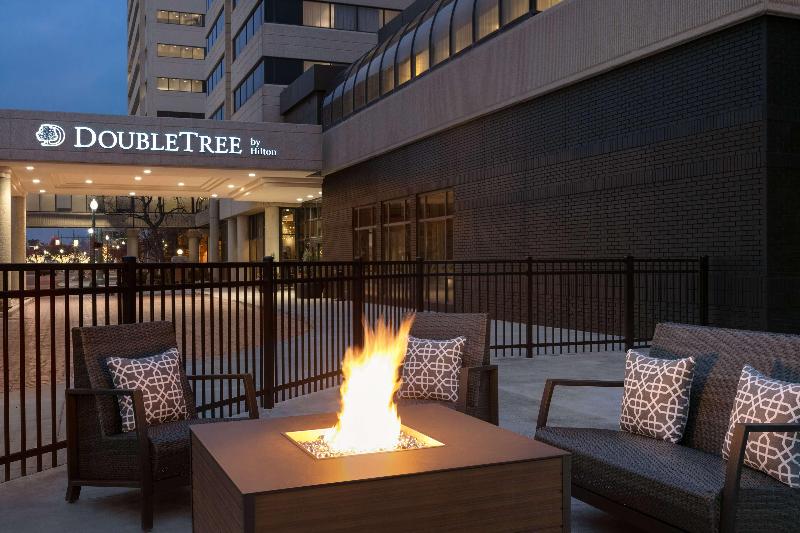 Hotel Doubletree By Hilton Canton Downtown