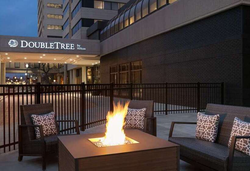 هتل Doubletree By Hilton Canton Downtown