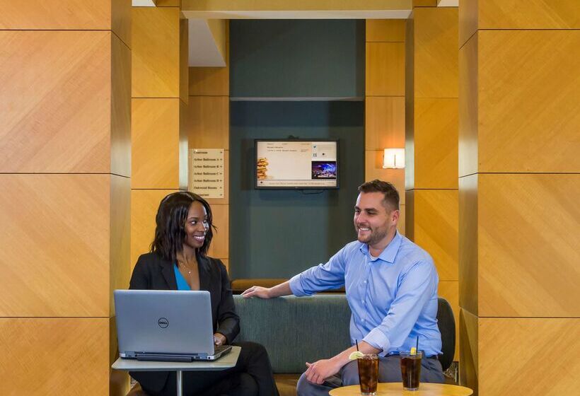 בית מלון כפרי Doubletree By Hilton Chicago Arlington Heights