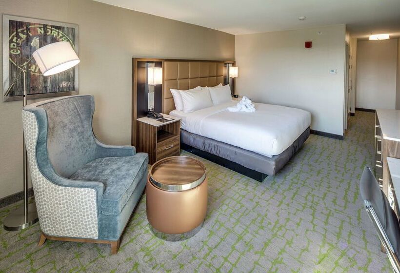 هتل Doubletree By Hilton Huntington
