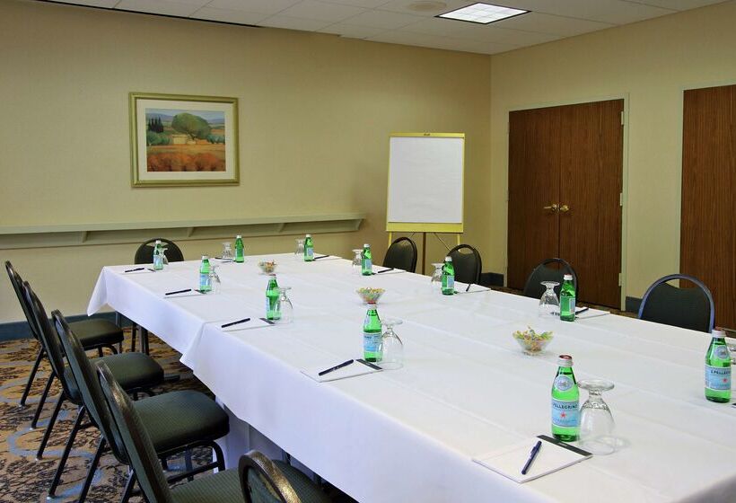 בית מלון כפרי Doubletree By Hilton  Mahwah