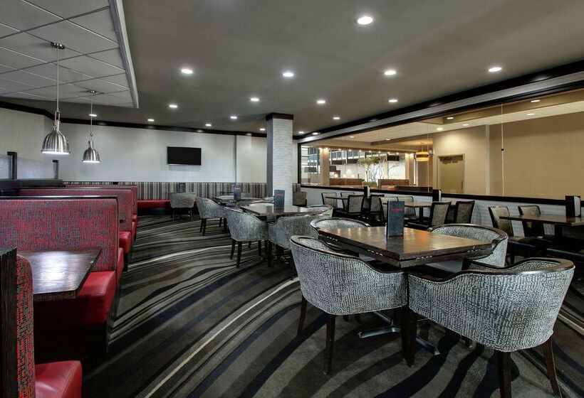 هتل Doubletree By Hilton Mt. Vernon