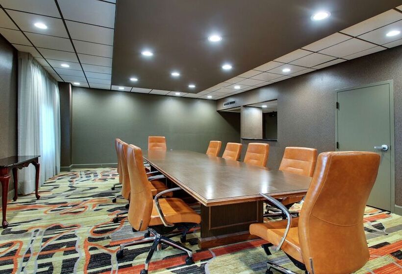 هتل Doubletree By Hilton Mt. Vernon