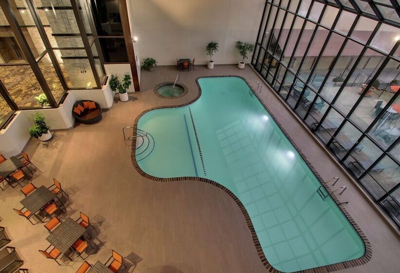 هتل Doubletree By Hilton Mt. Vernon