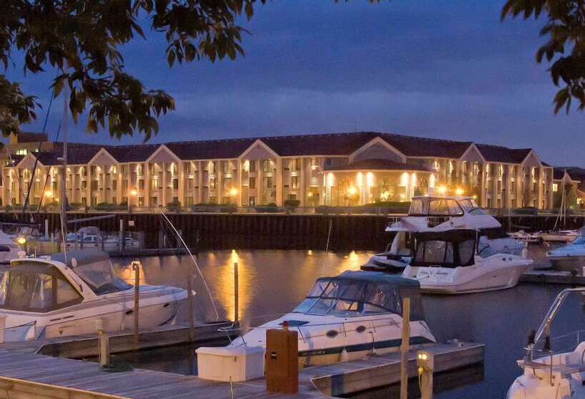 Doubletree By Hilton Hotel Racine Harbourwalk
