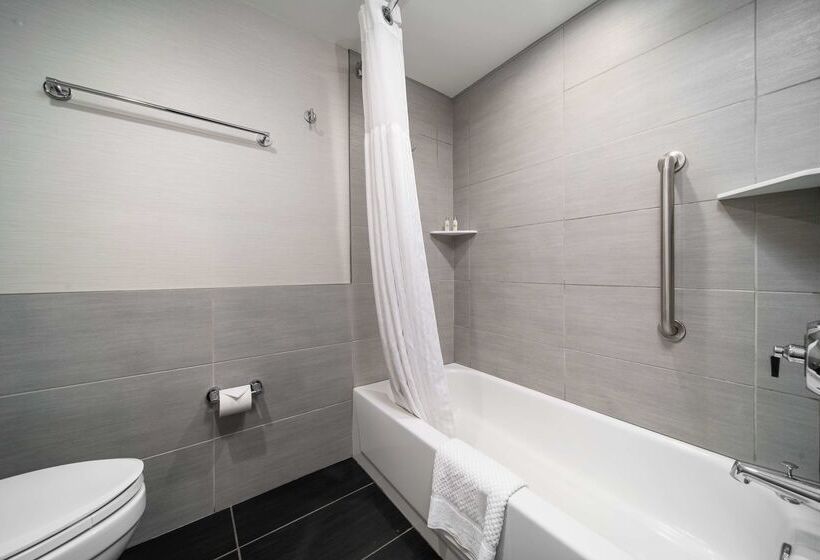 Doubletree By Hilton Hotel Racine Harbourwalk