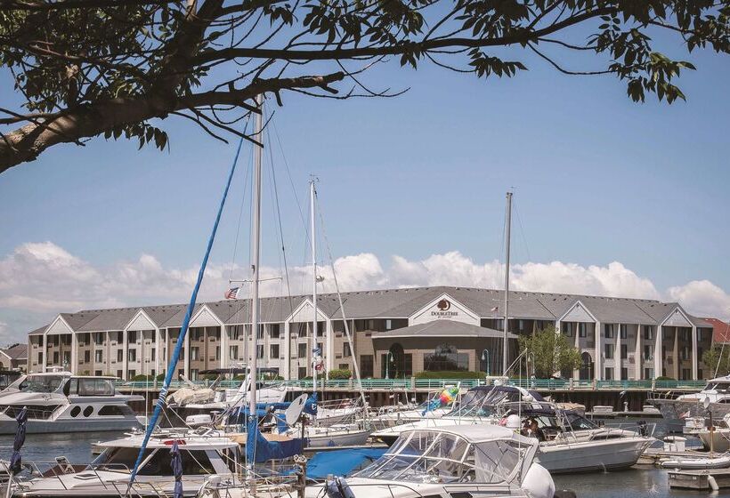 Doubletree By Hilton Hotel Racine Harbourwalk