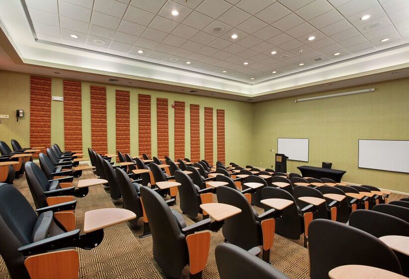 هتل Doubletree By Hilton Springfield