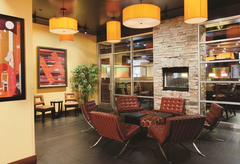 هتل Doubletree By Hilton Springfield