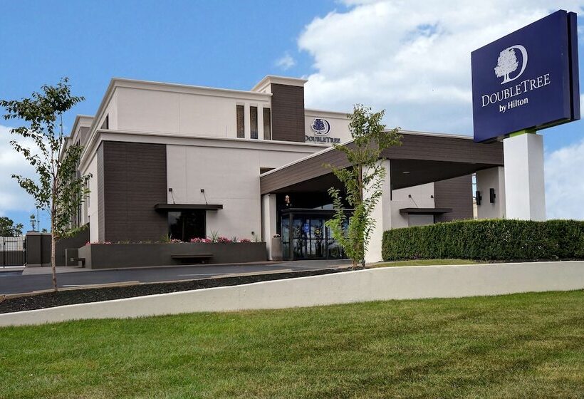 هتل Doubletree By Hilton St. Louis Airport