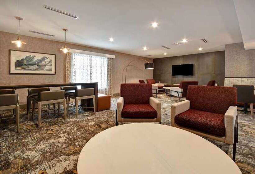 هتل Doubletree By Hilton St. Louis Airport