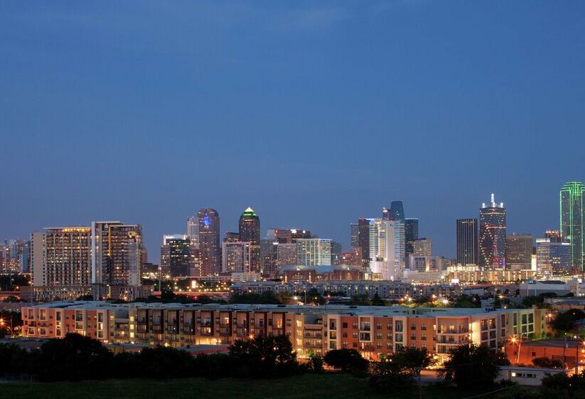 هتل Doubletree By Hilton Dallas   Market Center