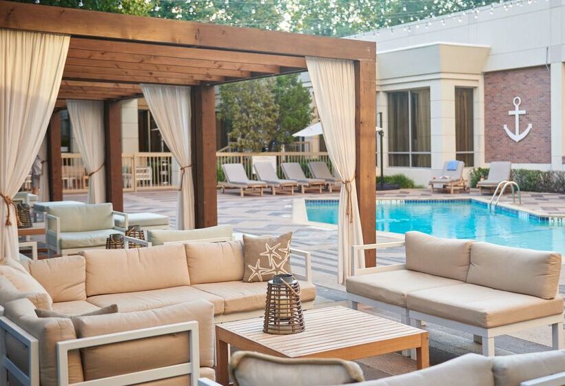 هتل Doubletree By Hilton Dallas   Market Center