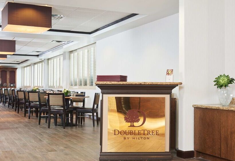 Отель Doubletree  Dallas Market Center