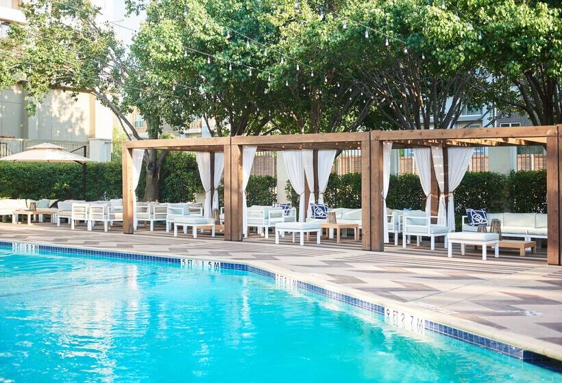 هتل Doubletree By Hilton Dallas   Market Center