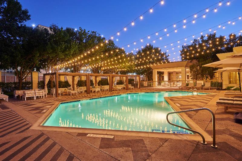 هتل Doubletree By Hilton Dallas   Market Center