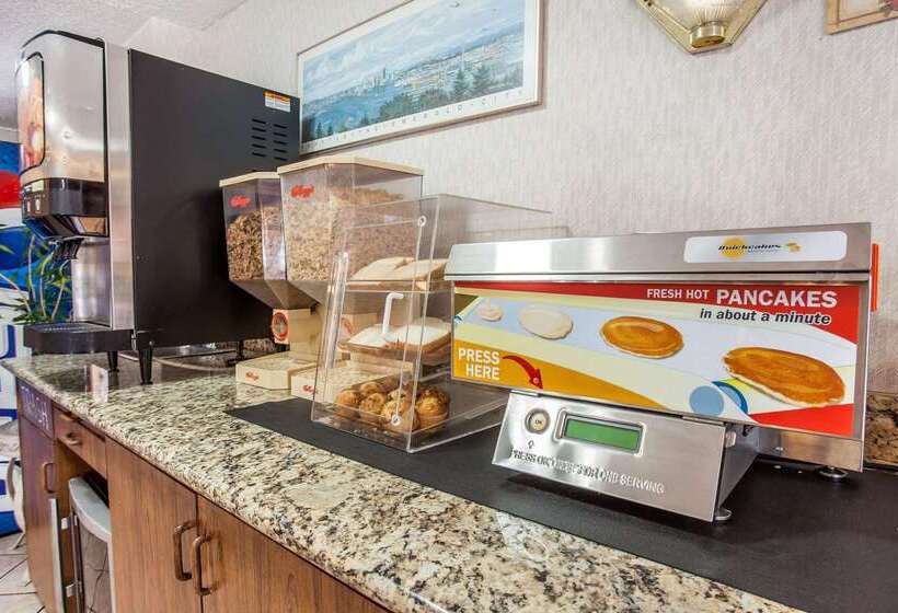 هتل Econo Lodge Seatac Airport North Seattle
