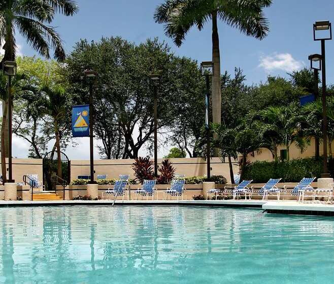 فندق Embassy Suites Boca Raton