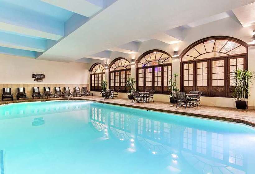 酒店 Embassy Suites By Hilton Nashville Airport