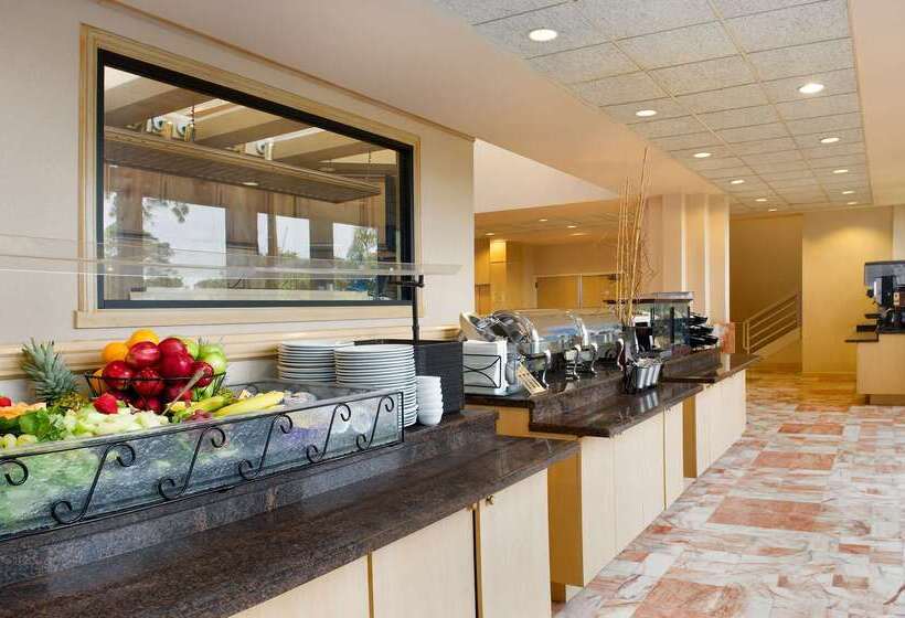 Hotel Embassy Suites By Hilton Palm Beach Gardens Pga Boulevard