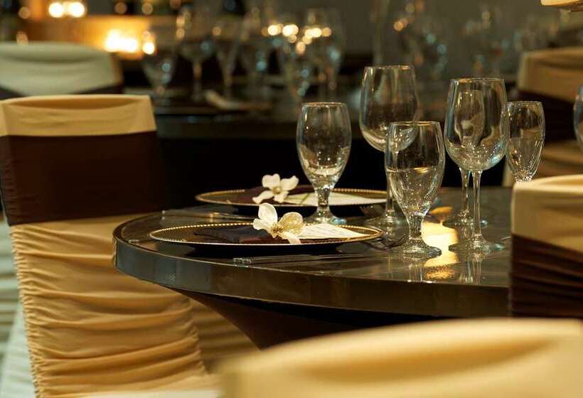 Отель Embassy Suites By Hilton Palm Beach Gardens Pga Boulevard