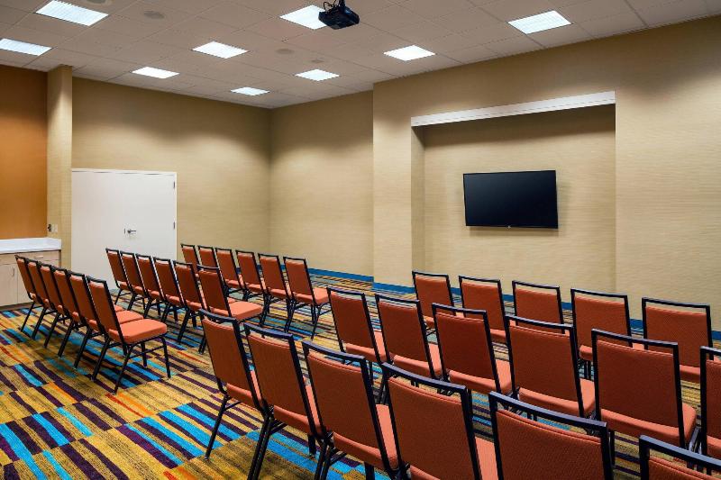 هتل Fairfield By Marriott Anaheim Resort