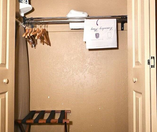 هتل Fortune Inn & Suites